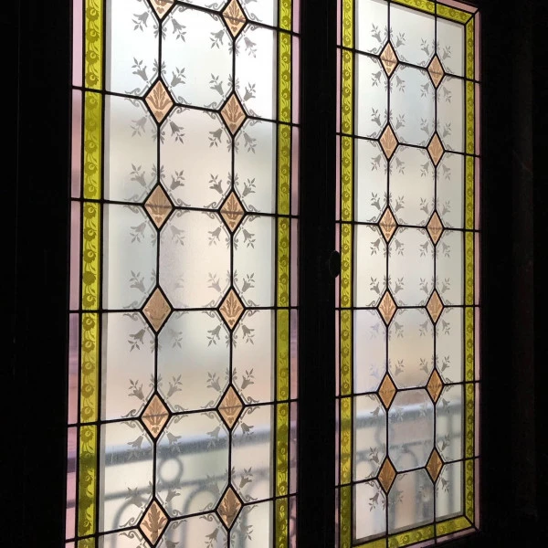 4 VC Restauration vitraux. Cage d'escalier Paris VIIIème